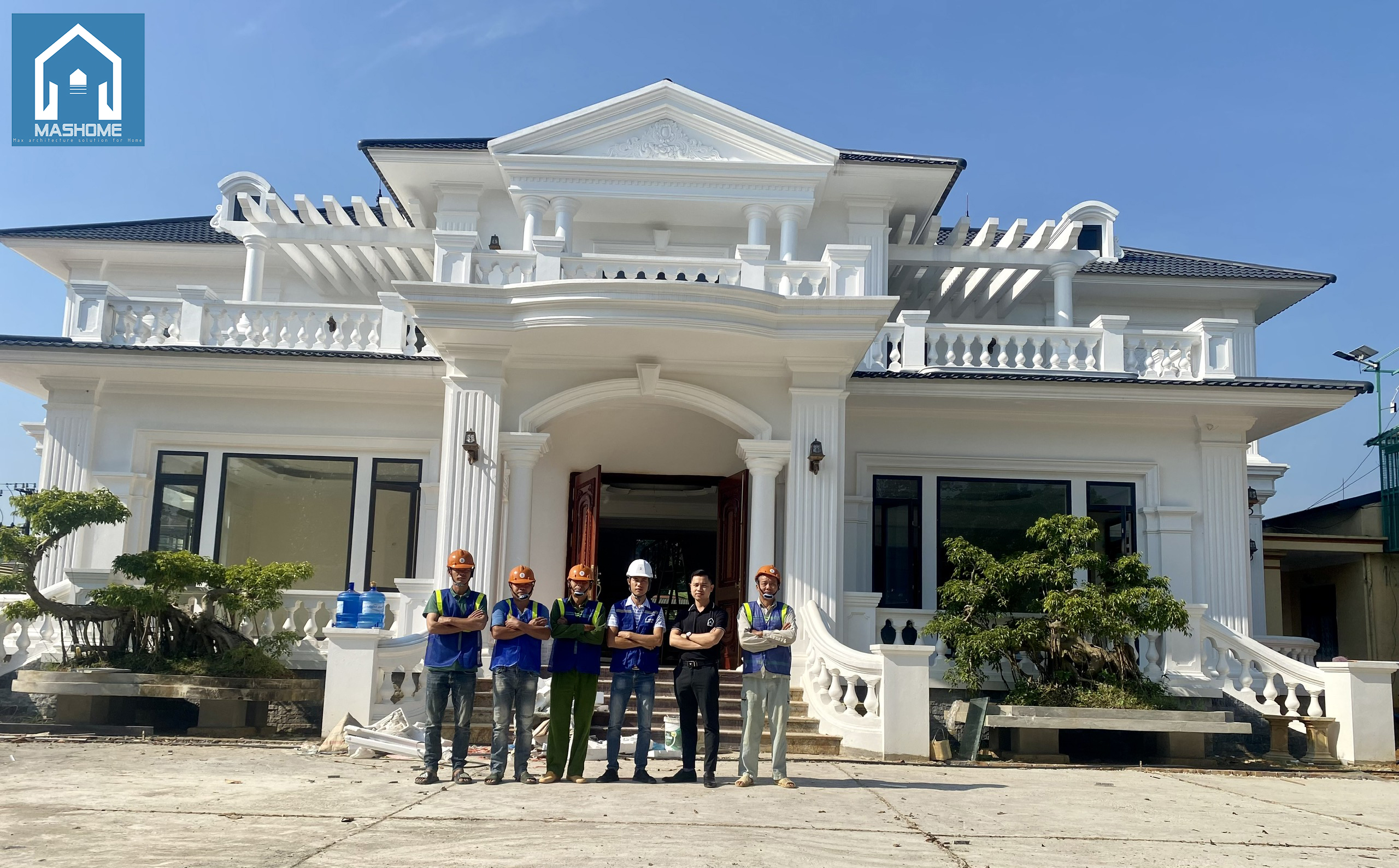 Biệt thự mái nhật 2 tầng